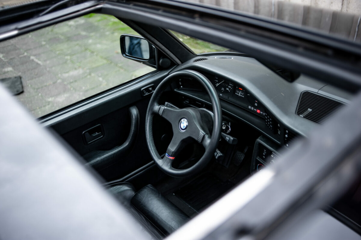 �BMW M5-54